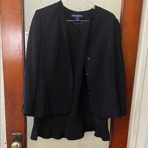 Pierre Balmain Women's Elegant Black blazer and skirt (suit)